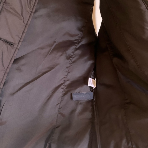 Banana Republic Puffer Vest - Picture 7 of 12